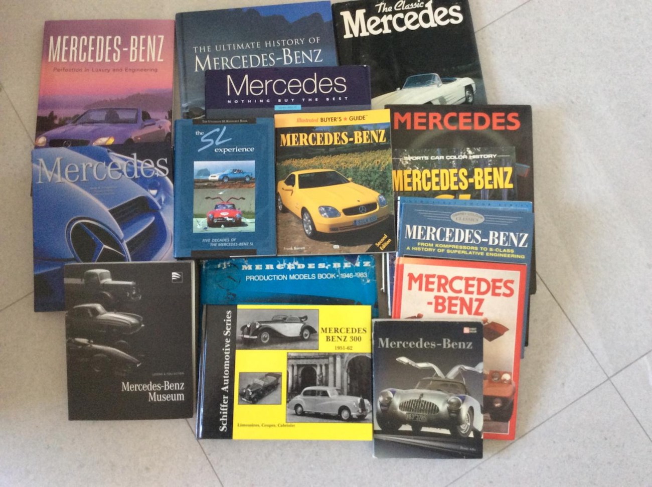 【洋書】Mercedes-Benz Buyer's Guide Illustrated Buyer's Guide: Mercedes-Benz: Barrett, Frank