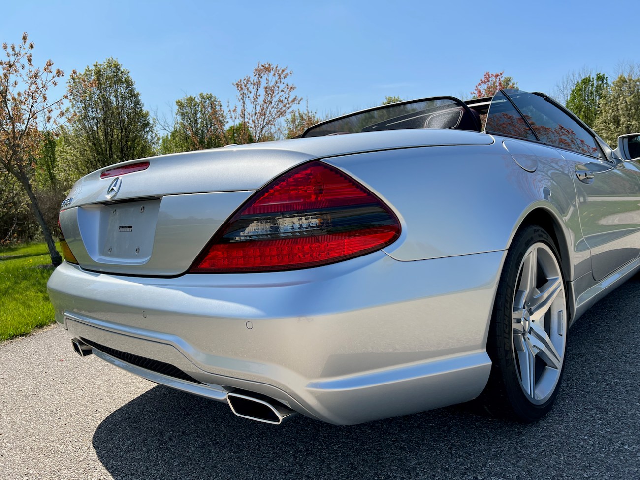 8k-Mile 2009 Mercedes-Benz SL550 Silver Arrow For Sale | The MB Market