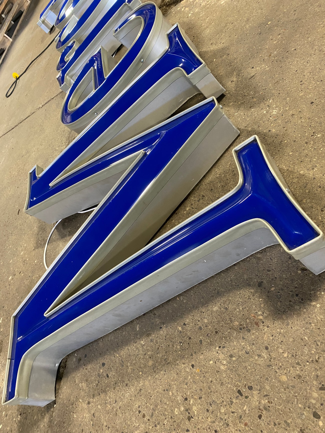 Original Mercedes-Benz Dealership Lettering For Sale | The MB Market