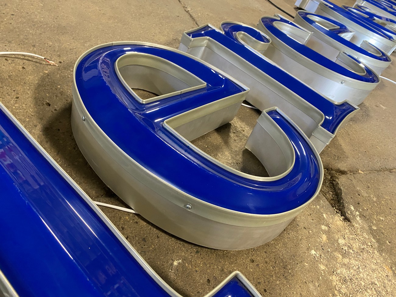 Original Mercedes-Benz Dealership Lettering For Sale | The MB Market