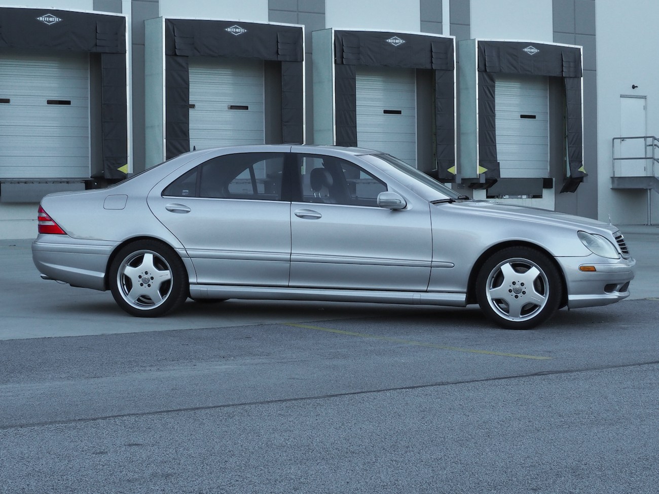 Unveiling The Secrets Of The 2002 Mercedes S55 Amg - 0kjt34f
