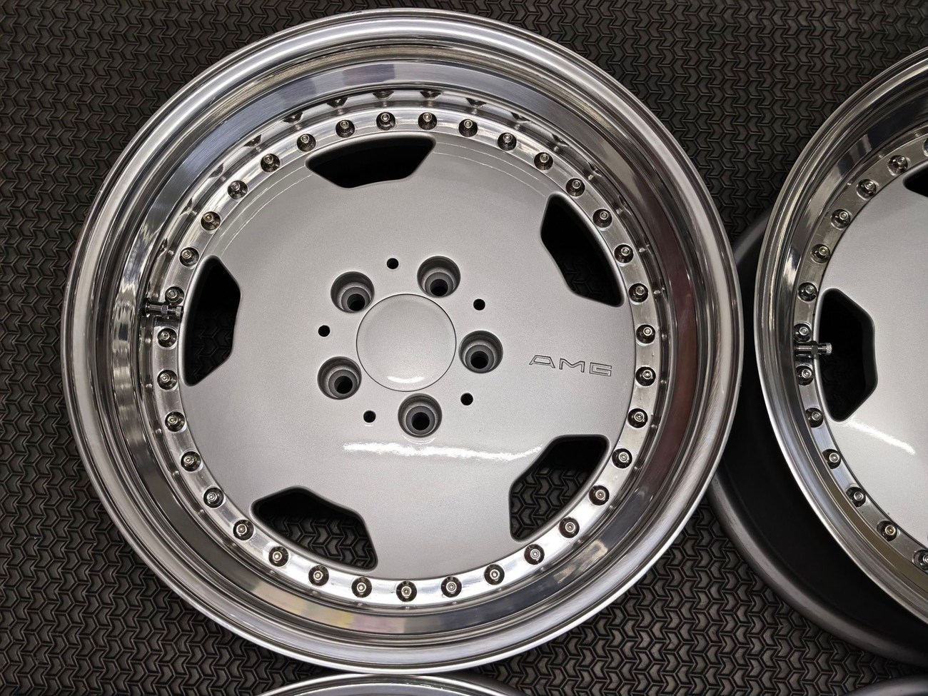 Staggered 3-piece 17