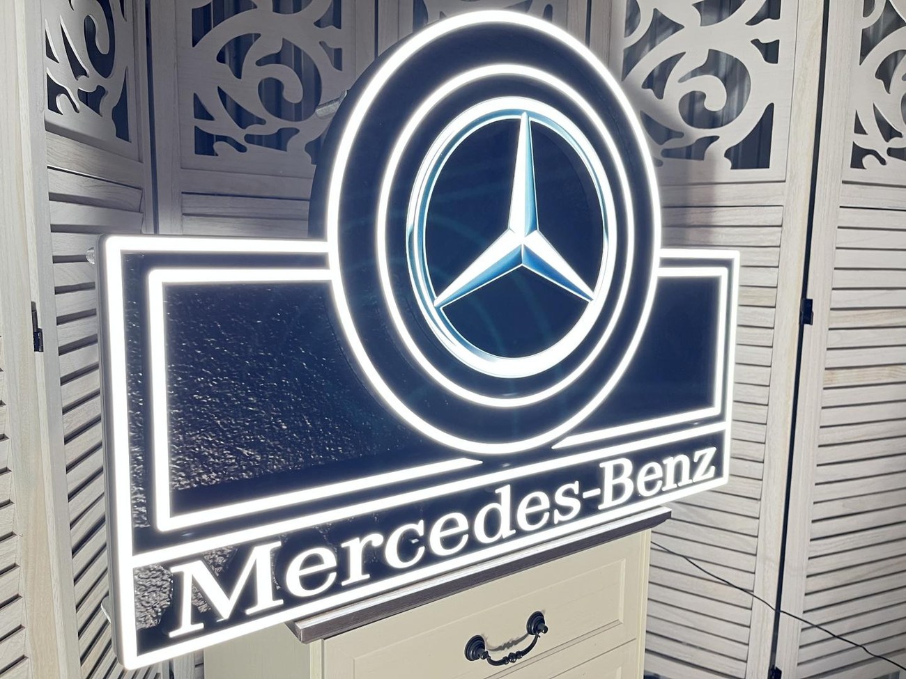 NO RESERVE: Original Mercedes-Benz Promotional Illuminated Sign For ...
