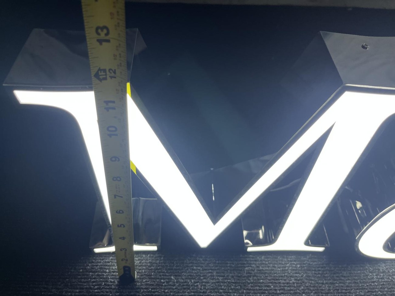 NO RESERVE: Original Mercedes-Benz Promotional Illuminated Sign For ...