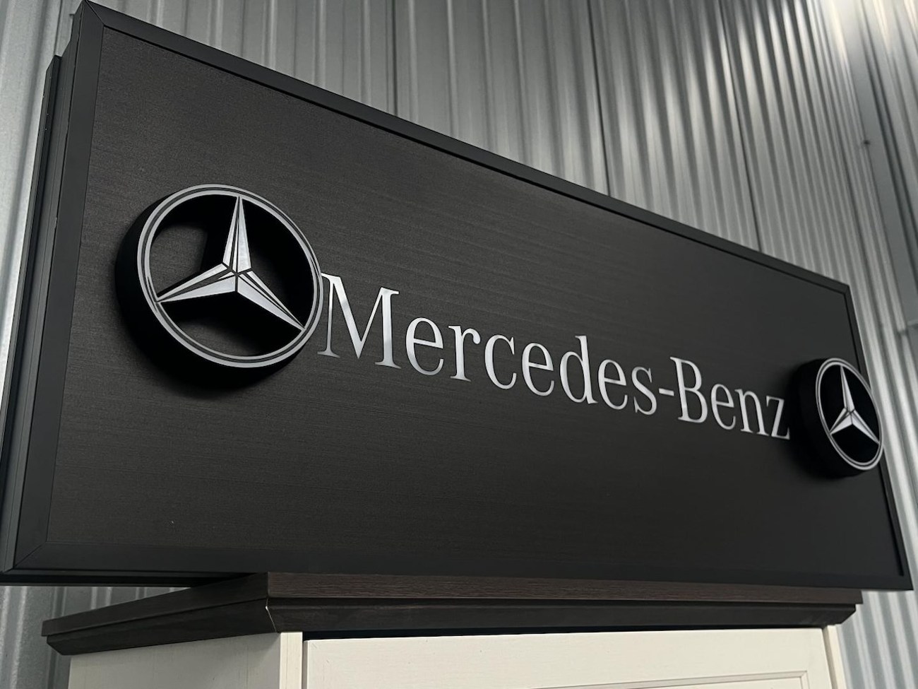 Mercedece Sign NO RESERVE: Original Mercedes-Benz Promotional Illuminated Sign For ...
