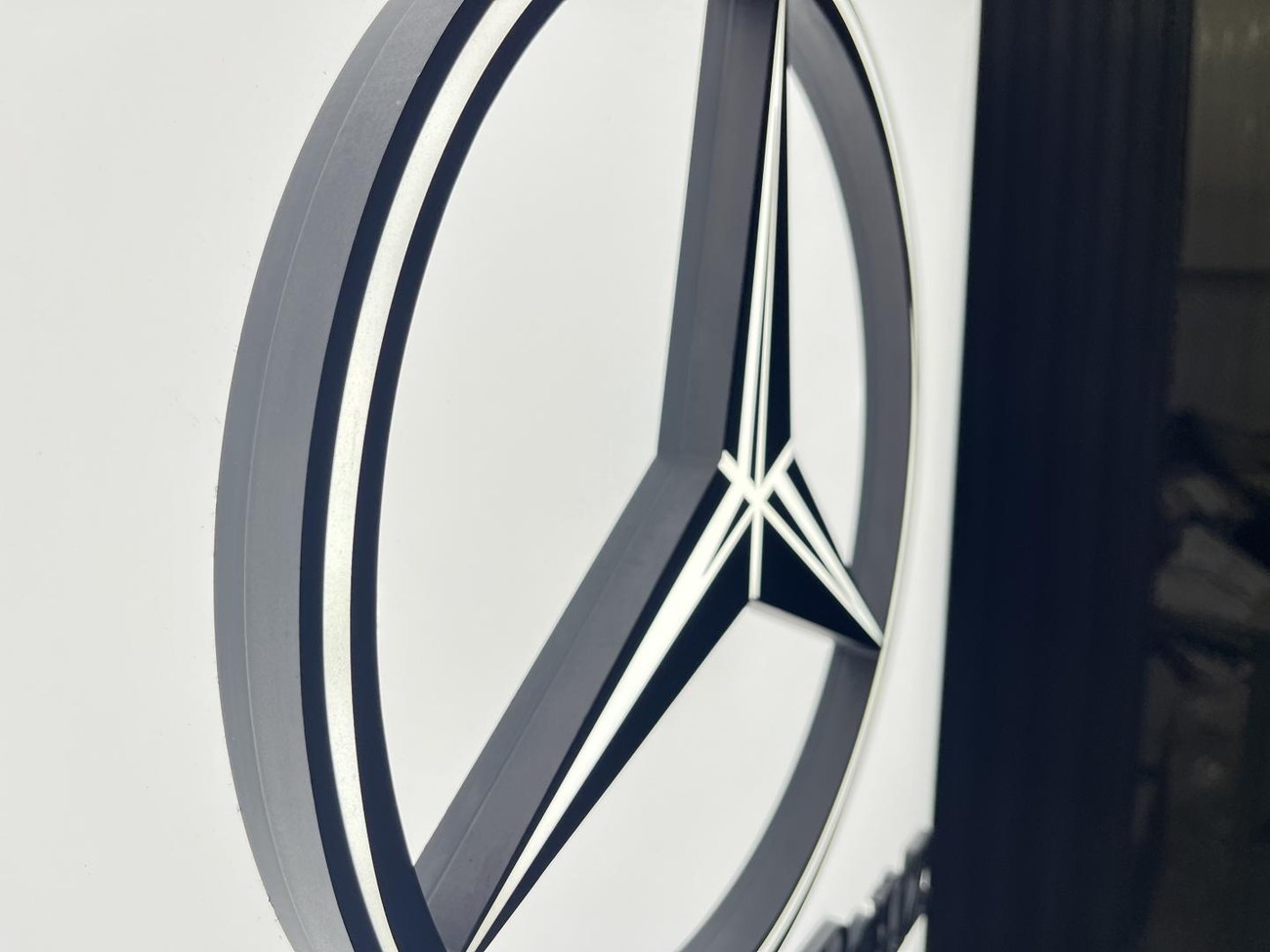 NO RESERVE: Original Mercedes-Benz Promotional Illuminated Sign For ...