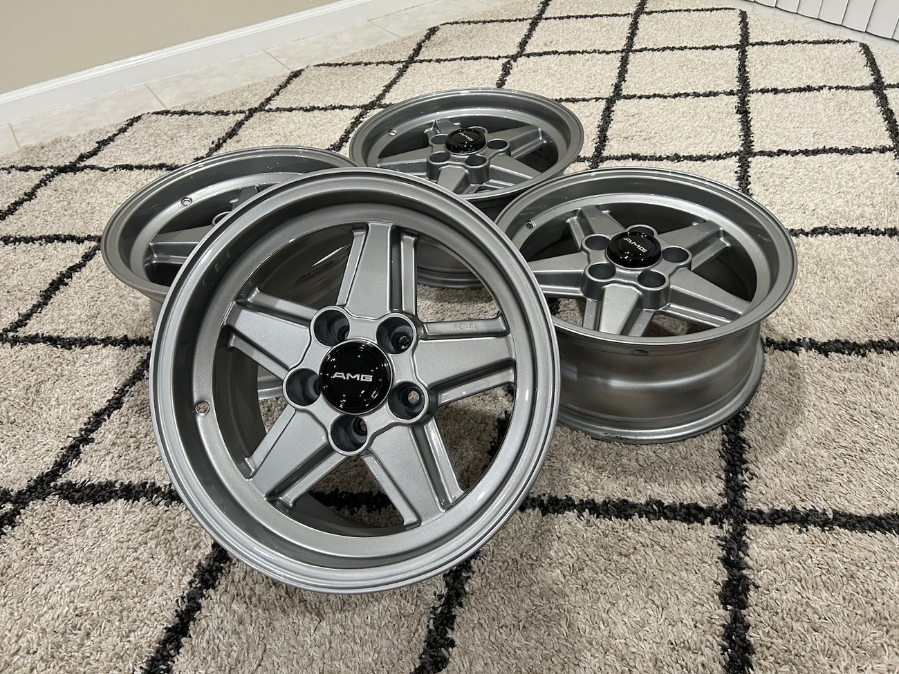 Ronal R9 Look Staggered 16