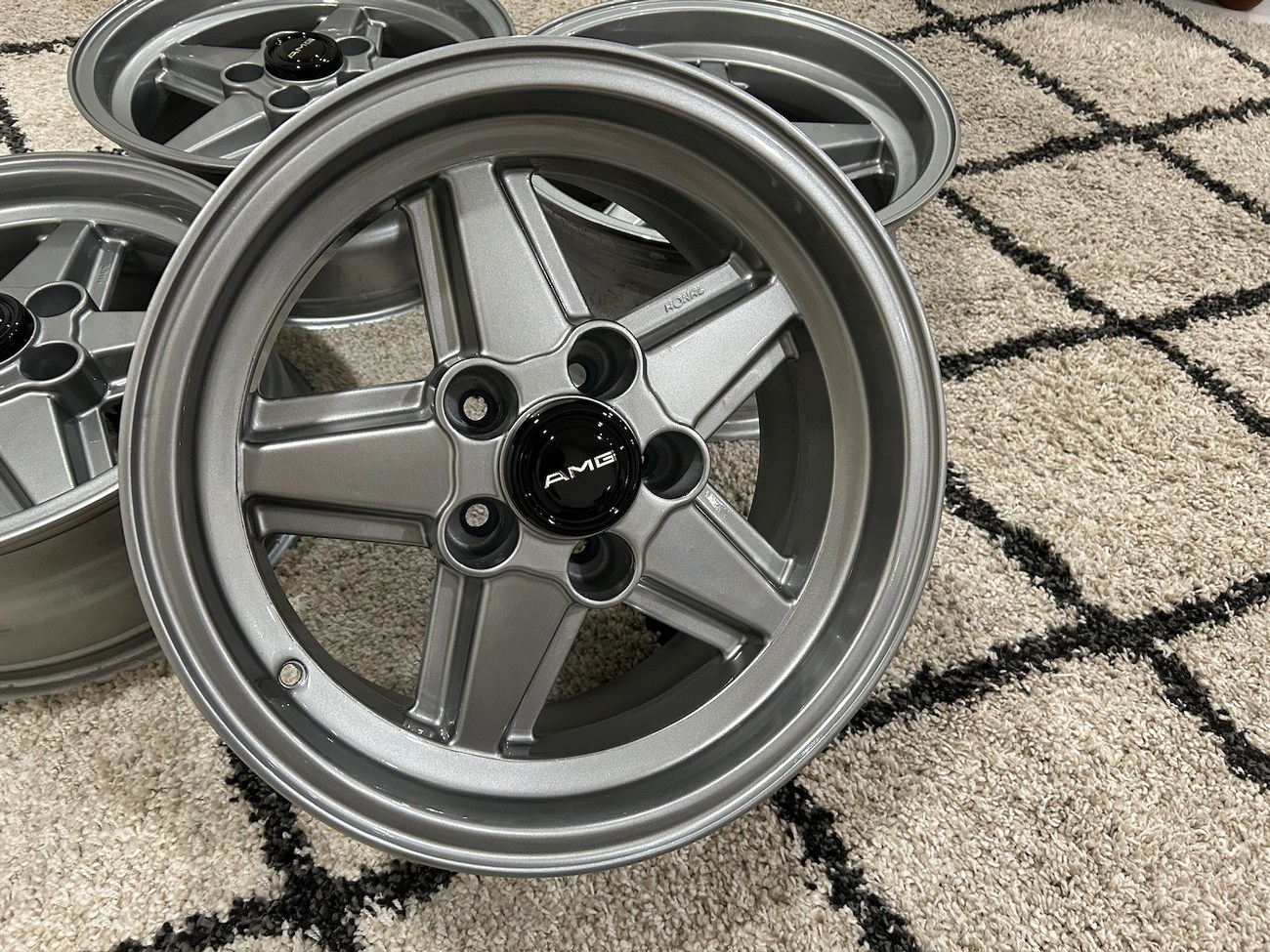 Ronal R9 Look Staggered 16