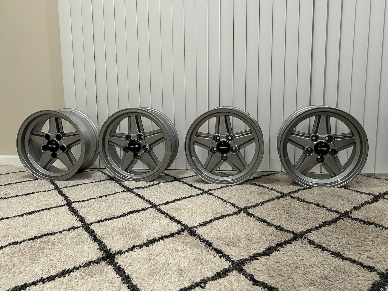 Ronal R9 Look Staggered 16