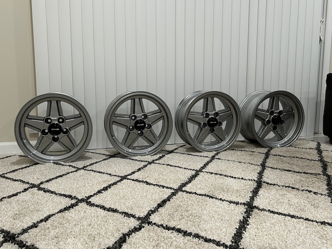 Ronal R9 Look Staggered 16