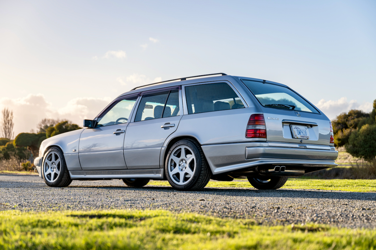 ベンツAMG 1991 Mercedes-Benz 300TE-24 3.4 AMG Wagon For Sale | The MB Market