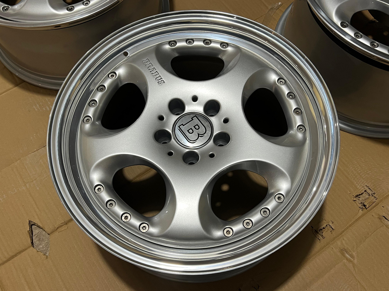 Staggered 3-Piece 18