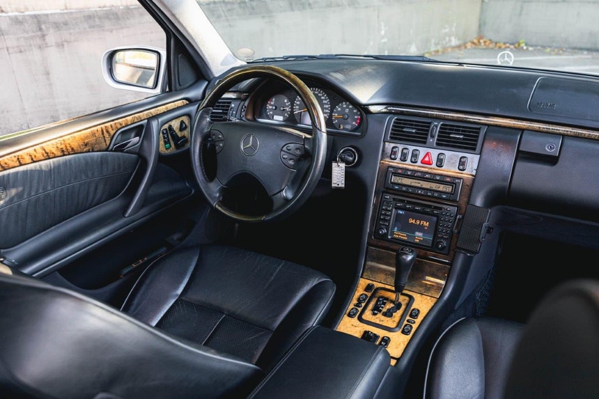 auction image