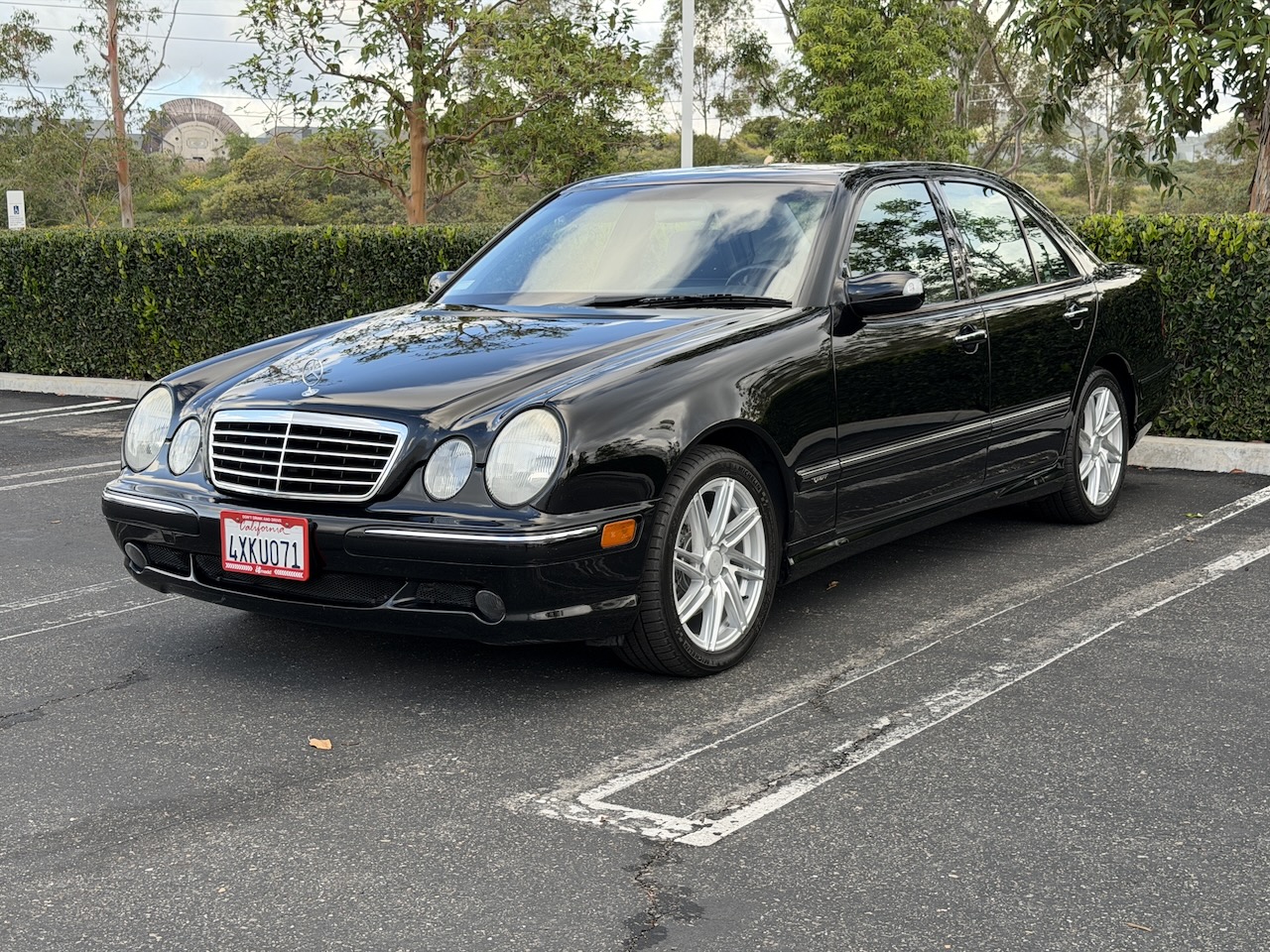 WDBJF70J2YB009561