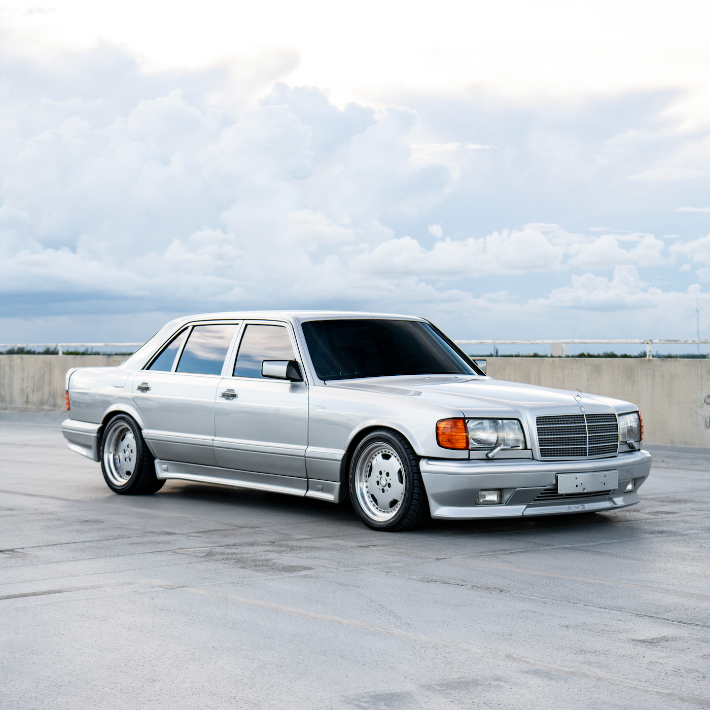 1991 Mercedes-Benz 560SEL 6.0 AMG For